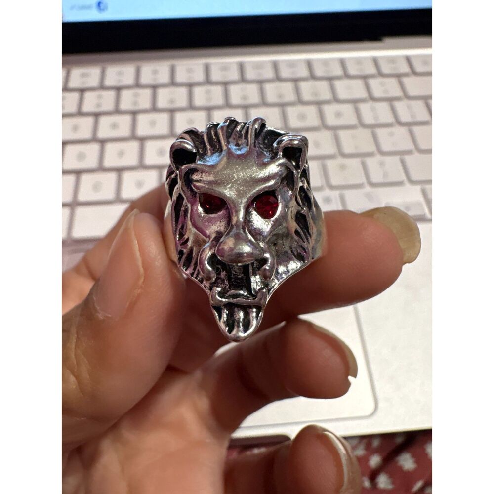 Ring with Red Eyes size 10